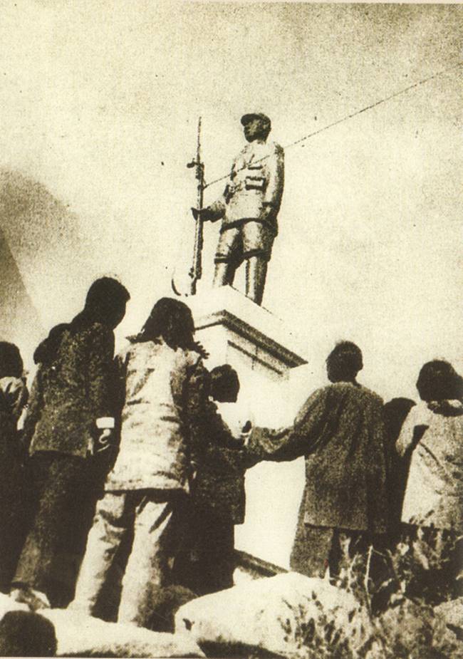 1436517458566126.jpg 胶东人民深切怀念光荣牺牲的特等战斗英雄任常伦.jpg