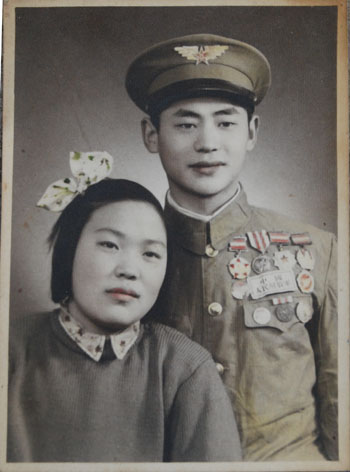 1446825903567201.jpg 王守香和妻子年轻时的合影.jpg