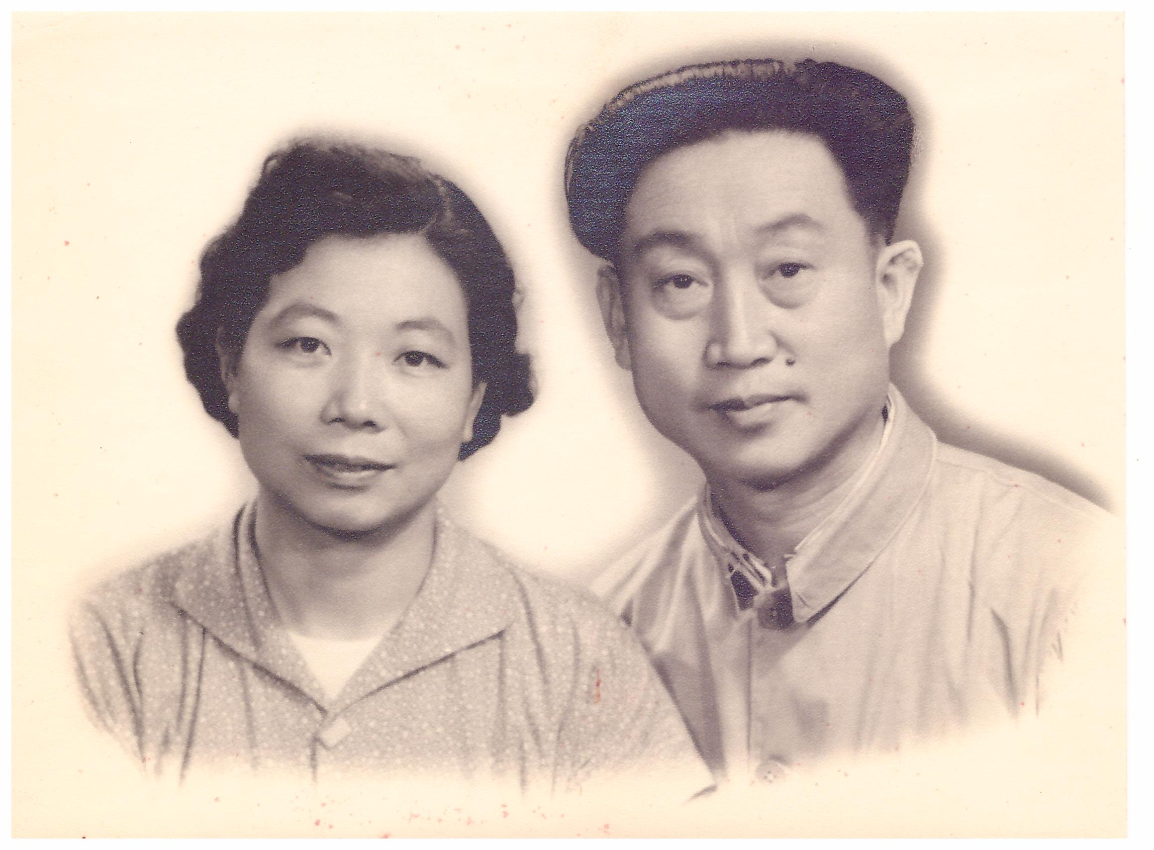 60年代初在云南省个旧市.jpg