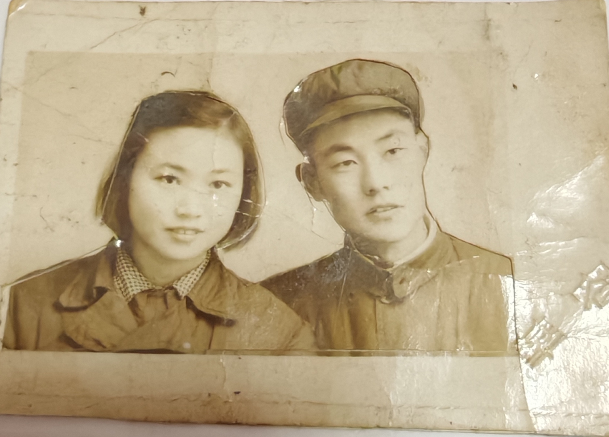父母结婚照.jpg